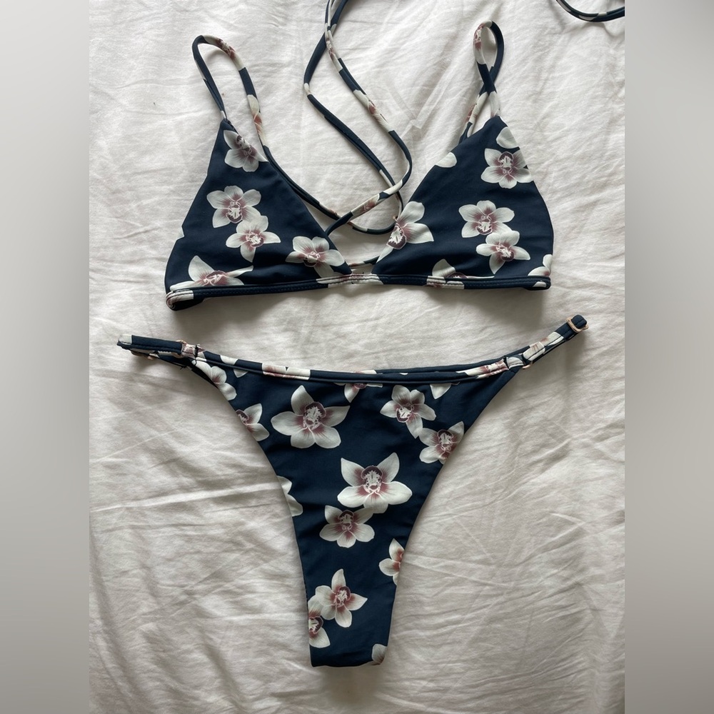 acacia isle set